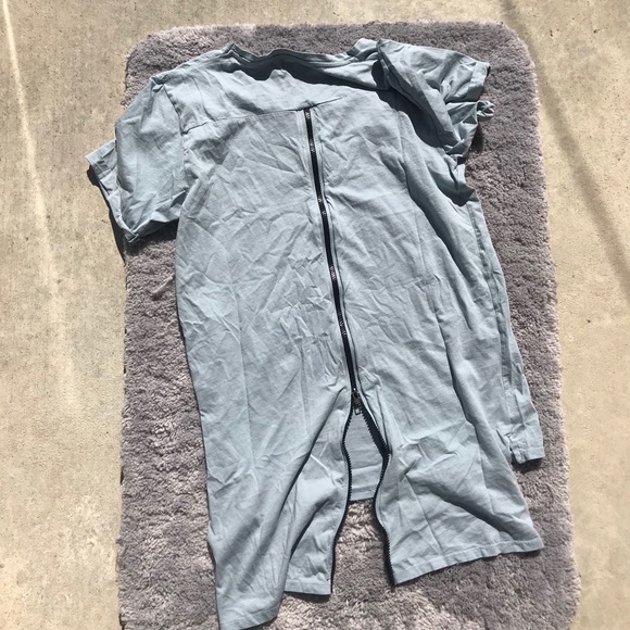 Back Zip-up Shirt